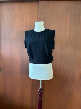 NWT HALARA Play It My Way Sleeveless top